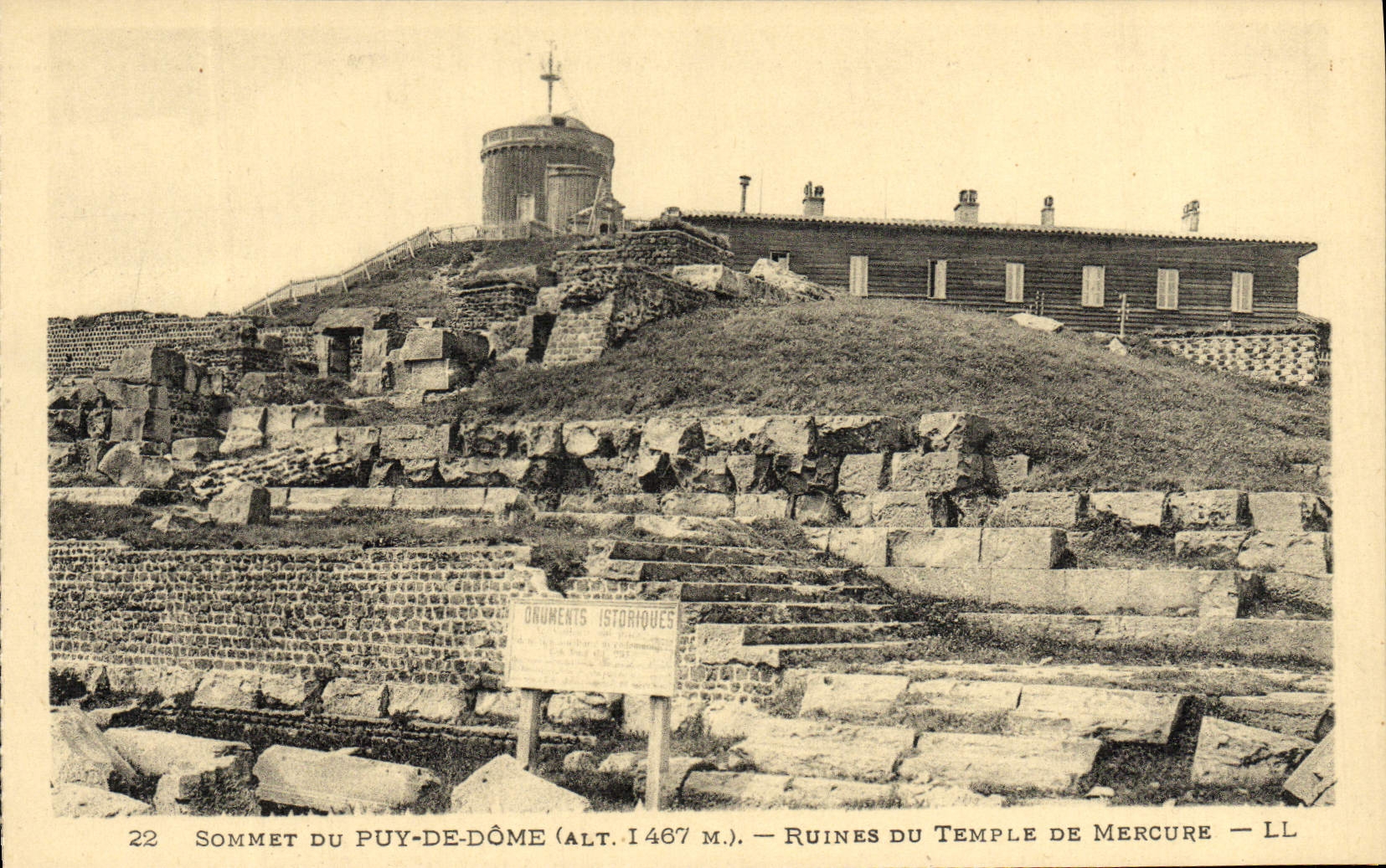 CPA Sommet Du Puy De Dome Ruines Du Temple De Mercure