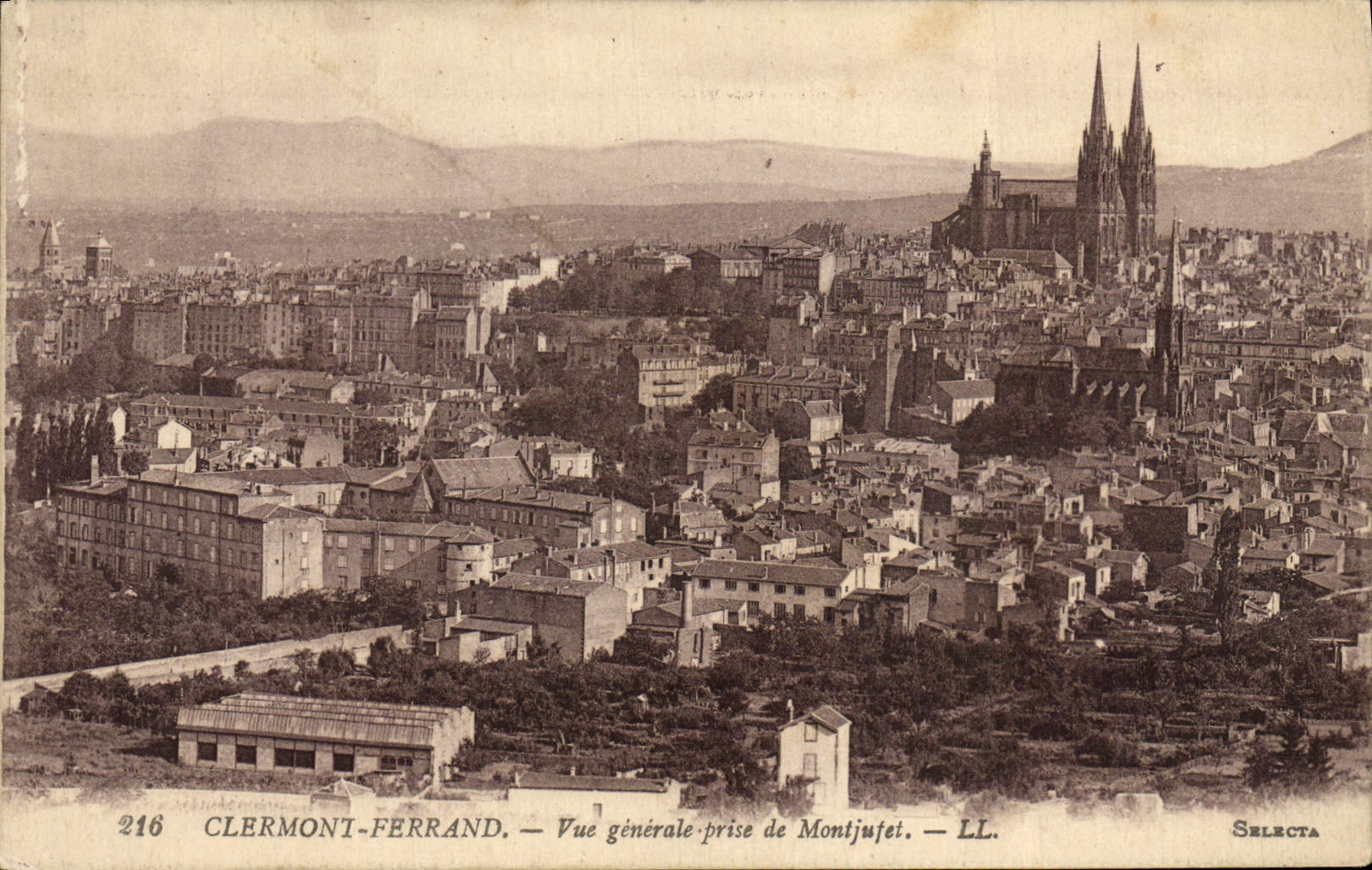 Opinión de Clermont-Ferrand de la POSTAL de la VENDIMIA tomada de Montjufet