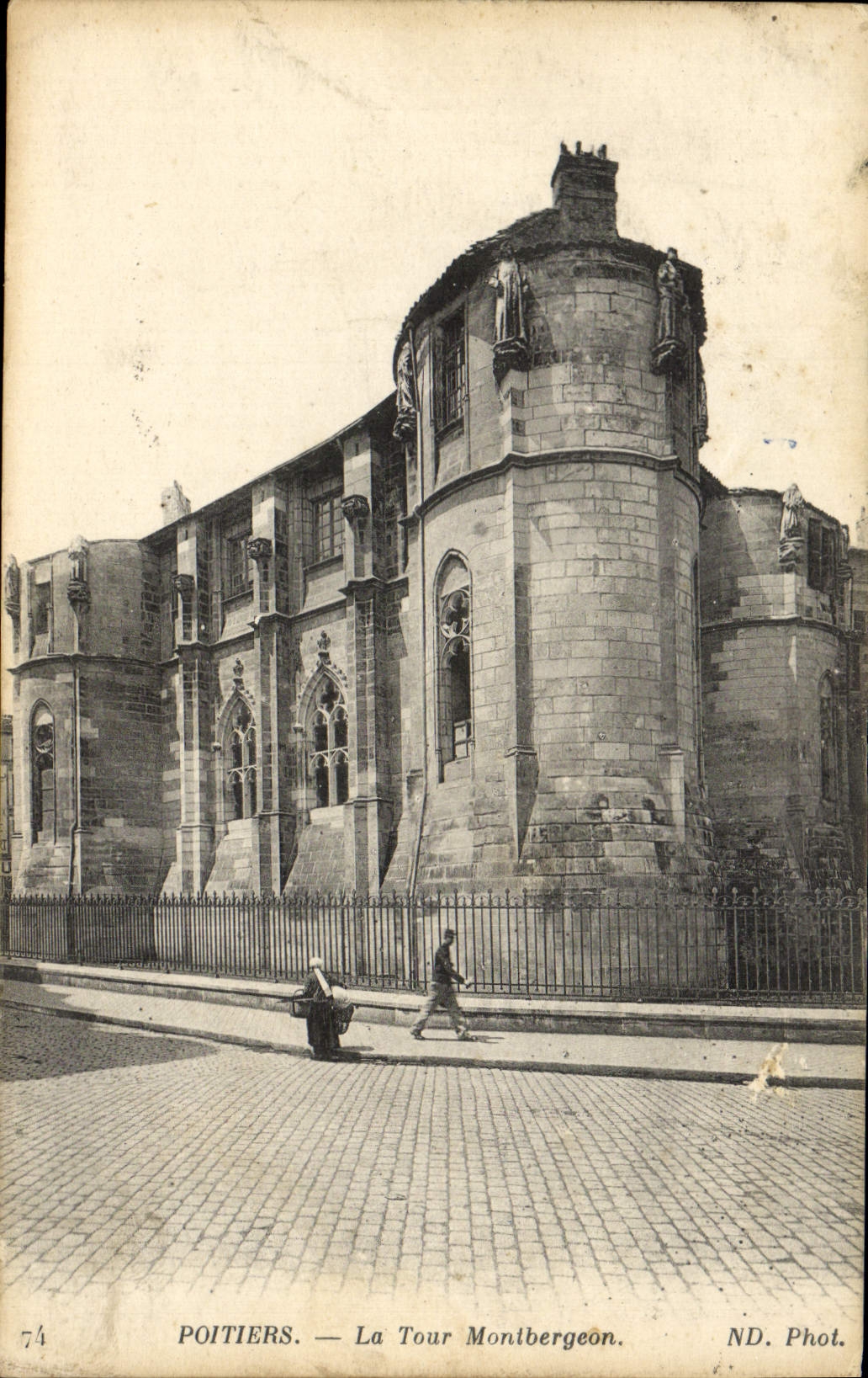 CPA Poitiers La Tour Montbergeon