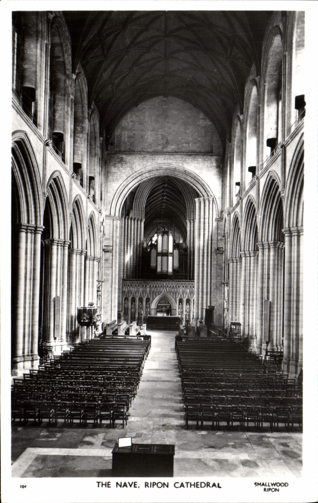 CPA The Nave Ripon Cathedral