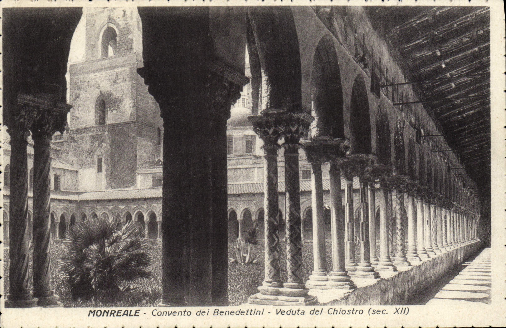 CPA Monreale Convento dei Benedettinl Veduta del Chiostro