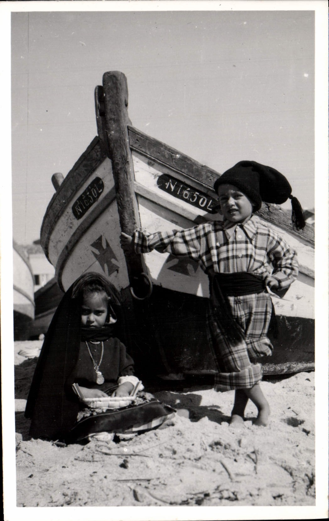CPAM Children Boat Portugal Folklore