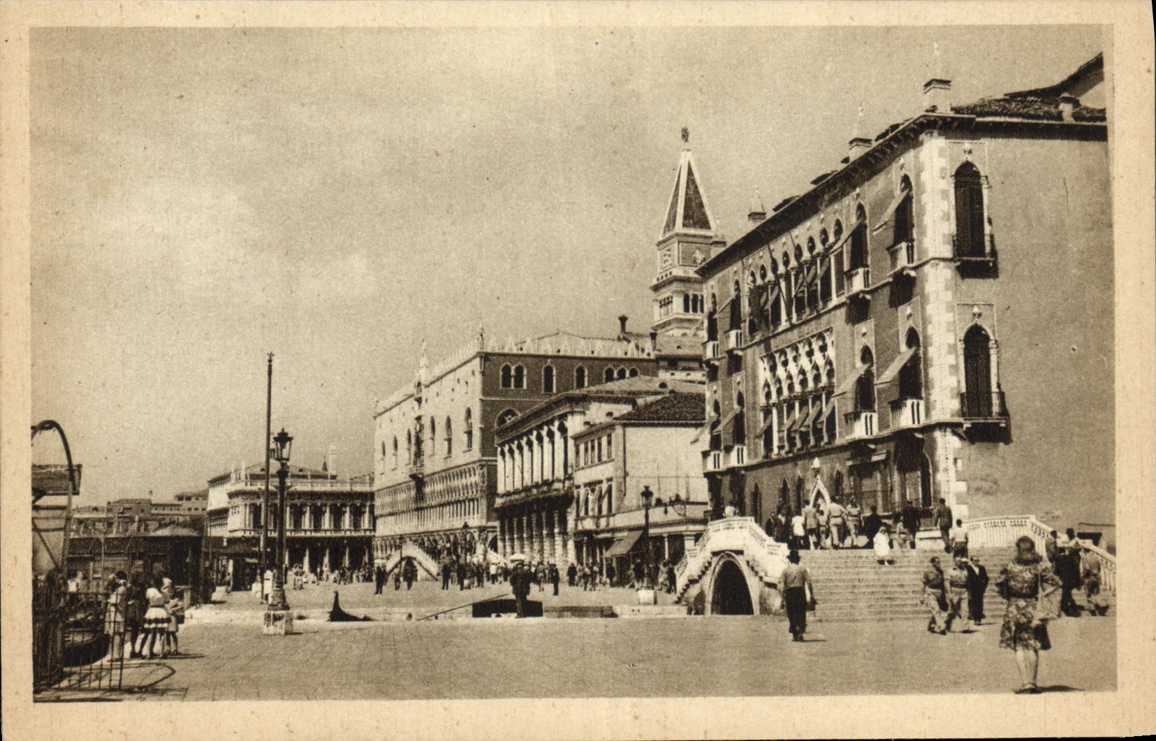VINTAGE POSTCARD Venezia Rivetted Schievoni