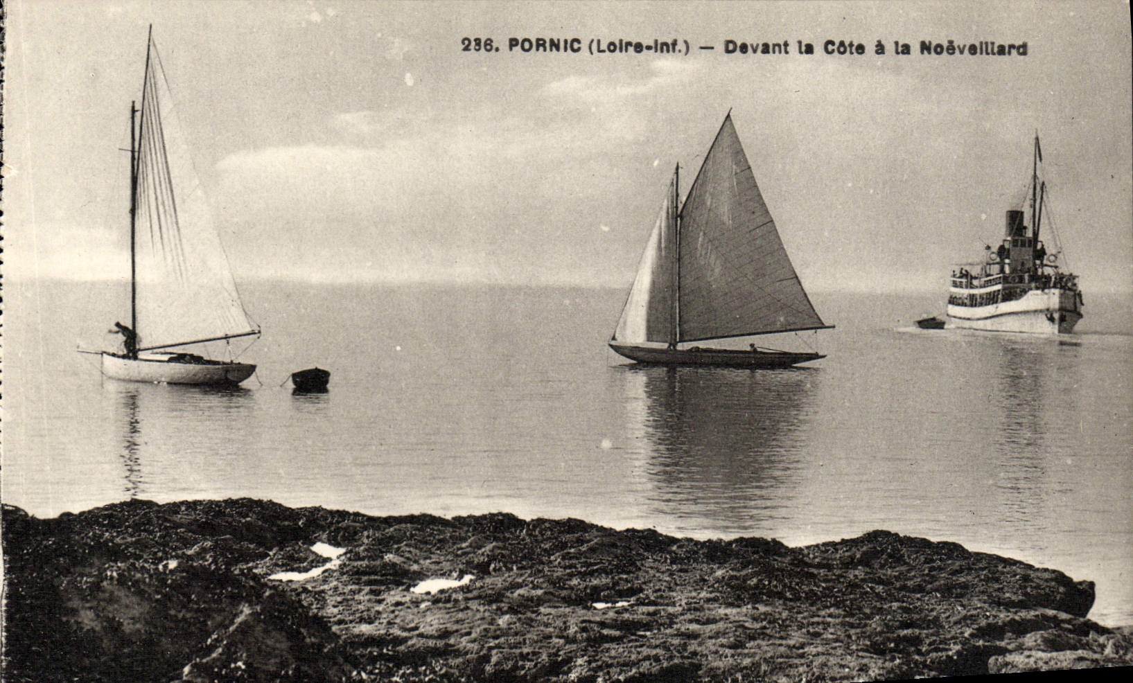 VINTAGE POSTCARD Pornic In front of the Dimension In Noeveillard Boats