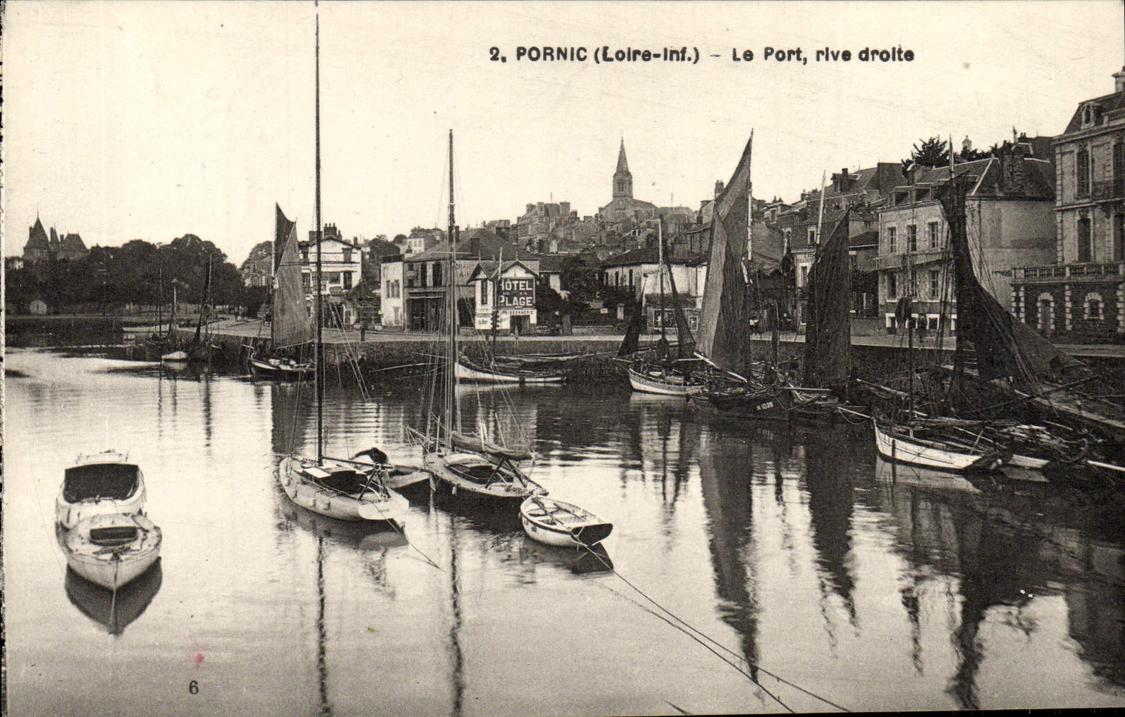 CPA Pornic Le Port Rive Droite Bateaux