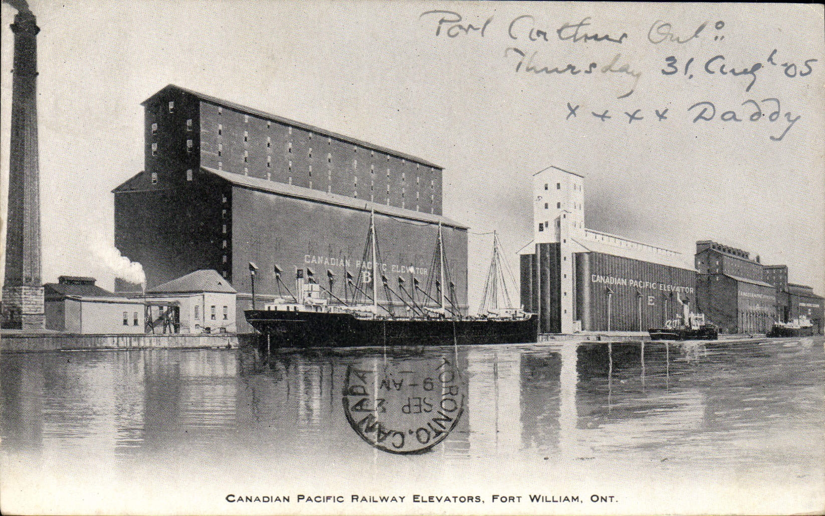 CPA Candian Pacific Railway elevators Fort William Ont Bateau