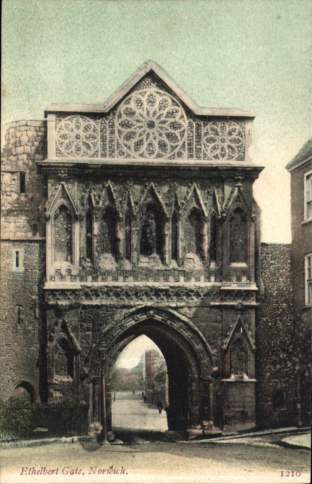 VINTAGE POSTCARD Ethelbert Spoils Norwich