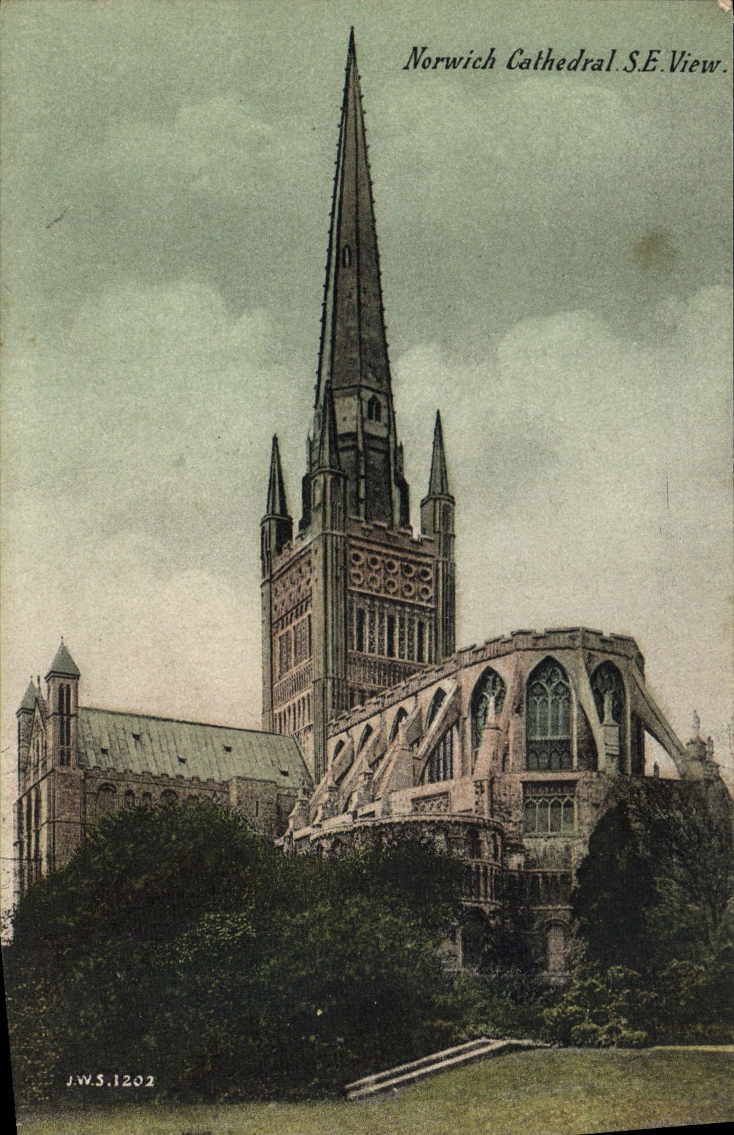 VINTAGE POSTCARD Norwich Cathedral S.E. View