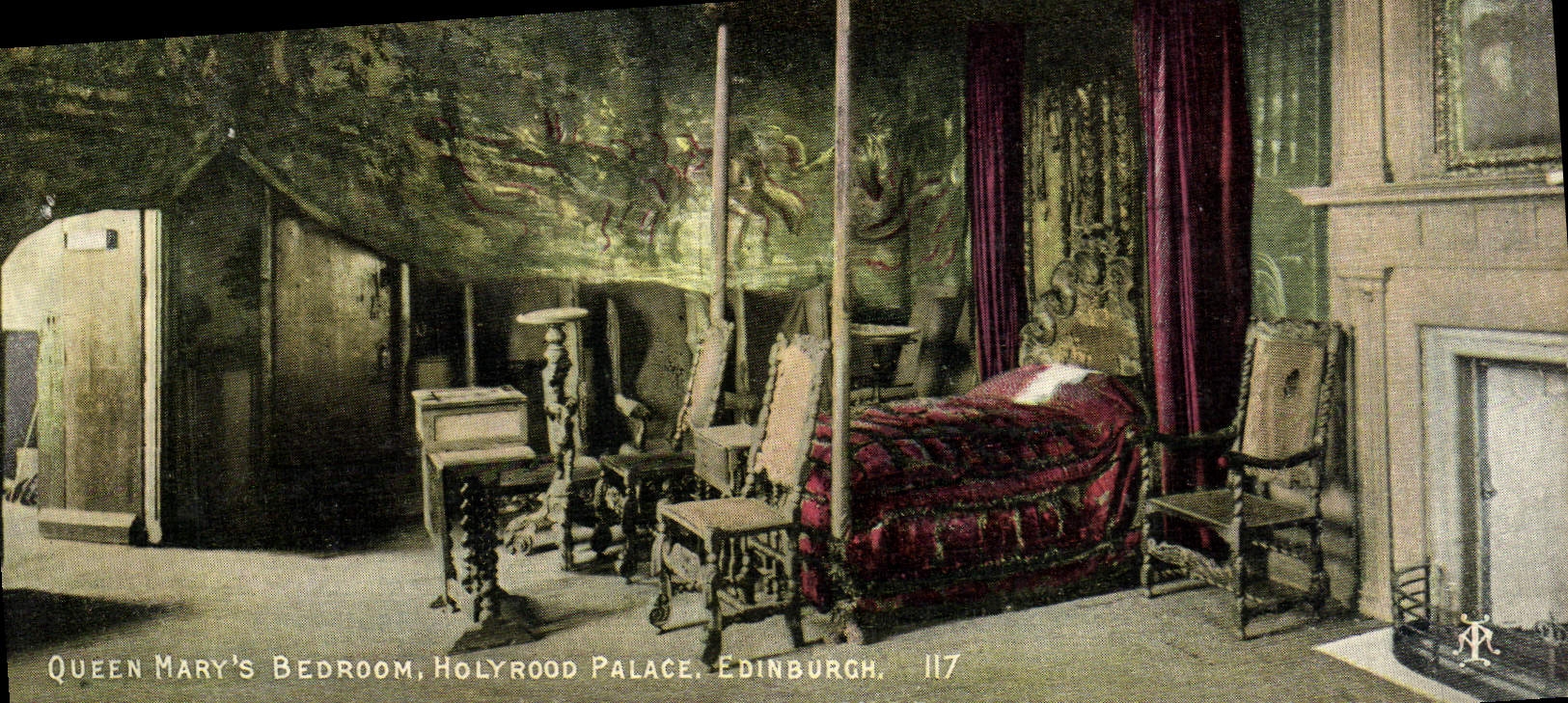 VINTAGE POSTCARD Queen Mary' S Bedromm Holyrood Edinburgh De luxe hotel