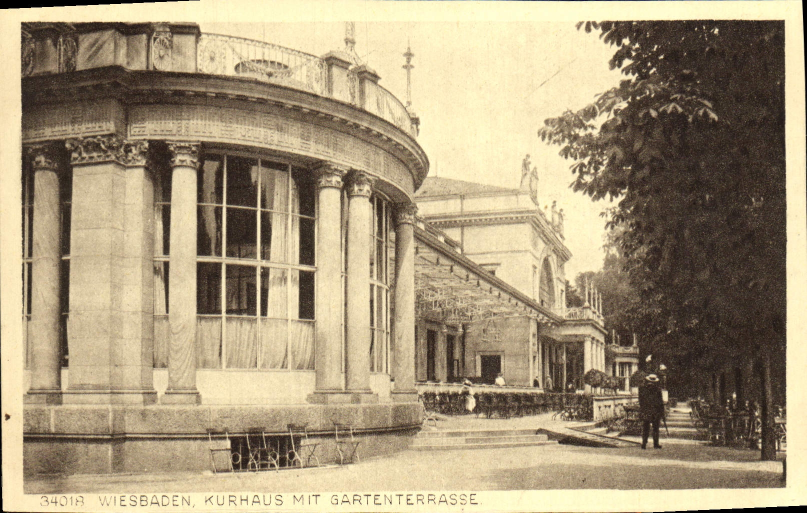 CPA Wiesbaden Kurhaus Mit Gartenterrasse