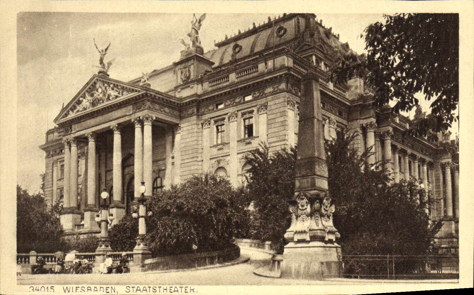 VINTAGE POSTCARD Wiesbaden Staatstheater