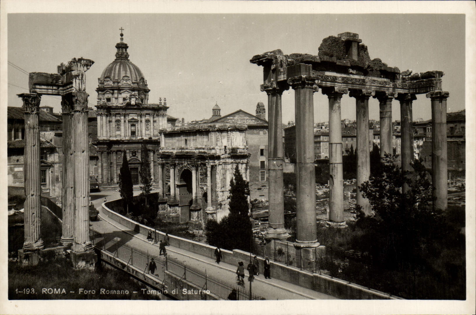 Templo di Saturno del romano de Roma Foro de la POSTAL de la VENDIMIA
