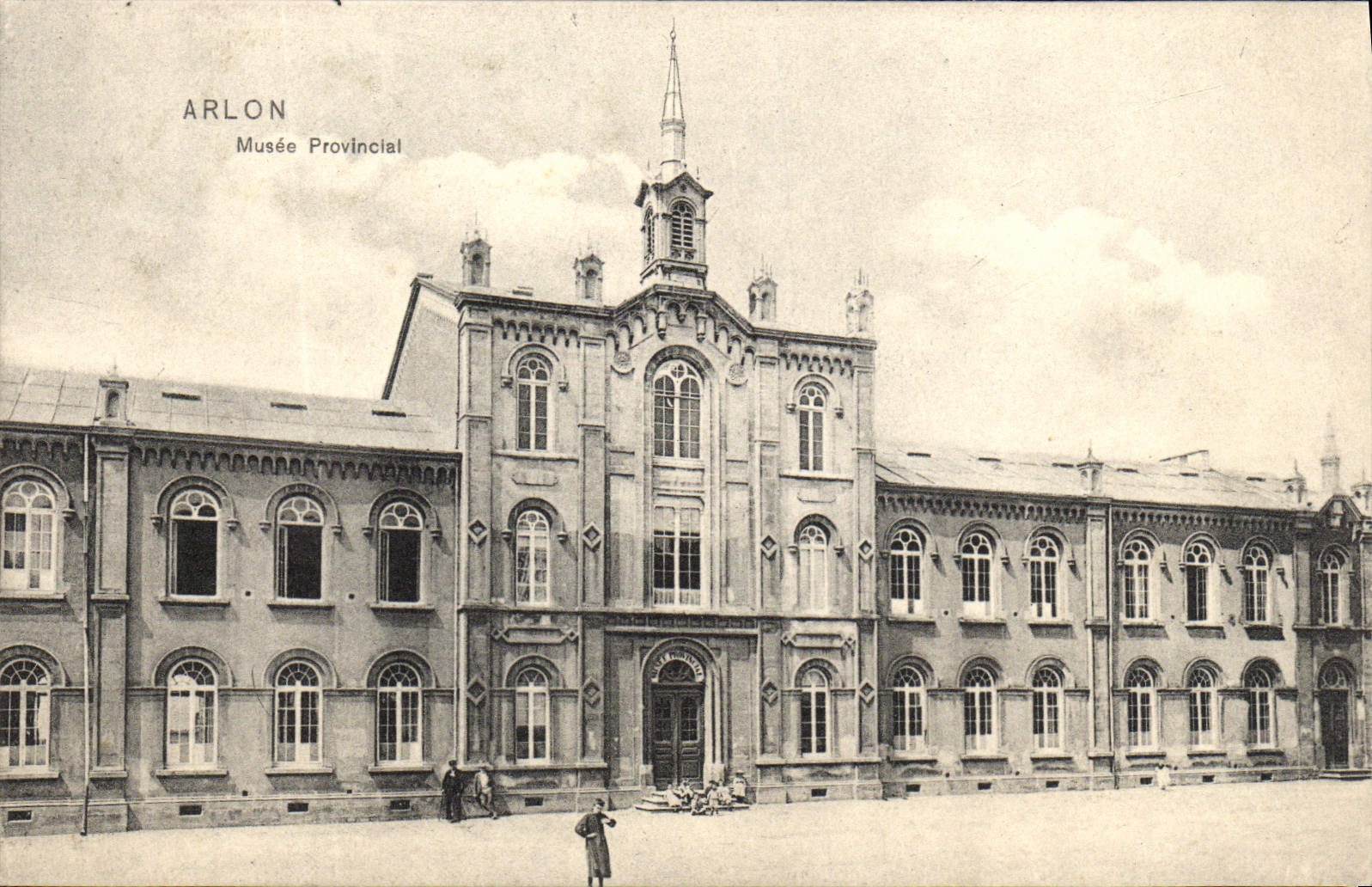 VINTAGE POSTCARD Arlon Provinclal Museum