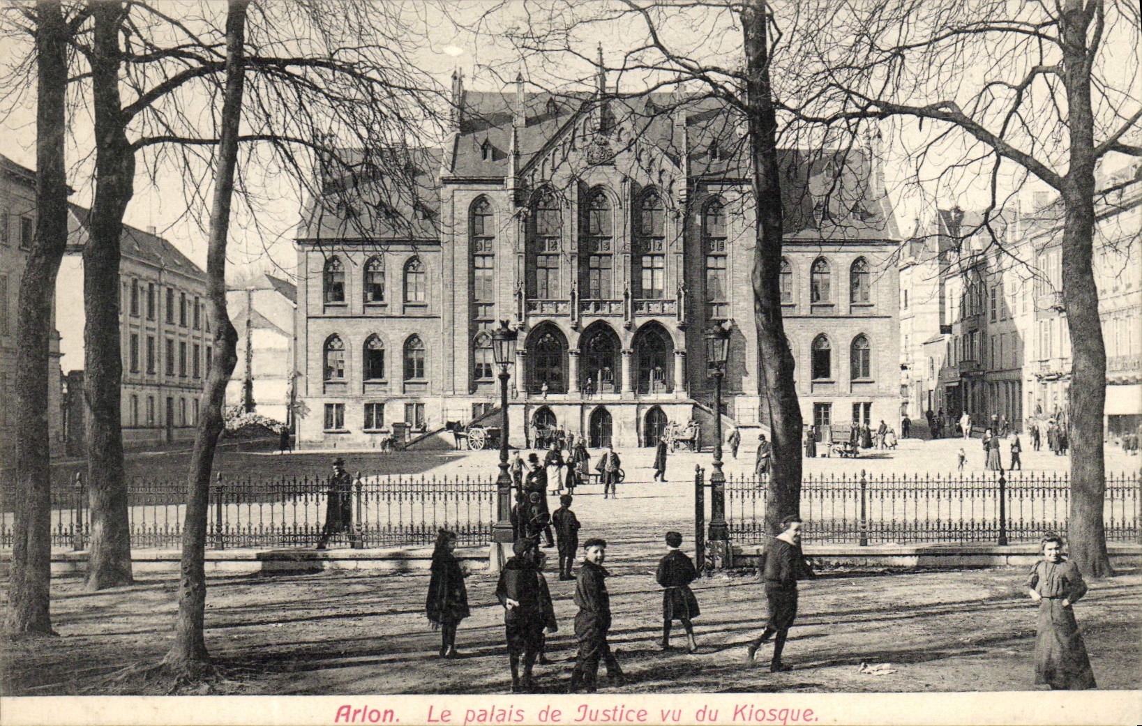 VINTAGE POSTCARD Arlon Law courts Seen of the Kiosk Children