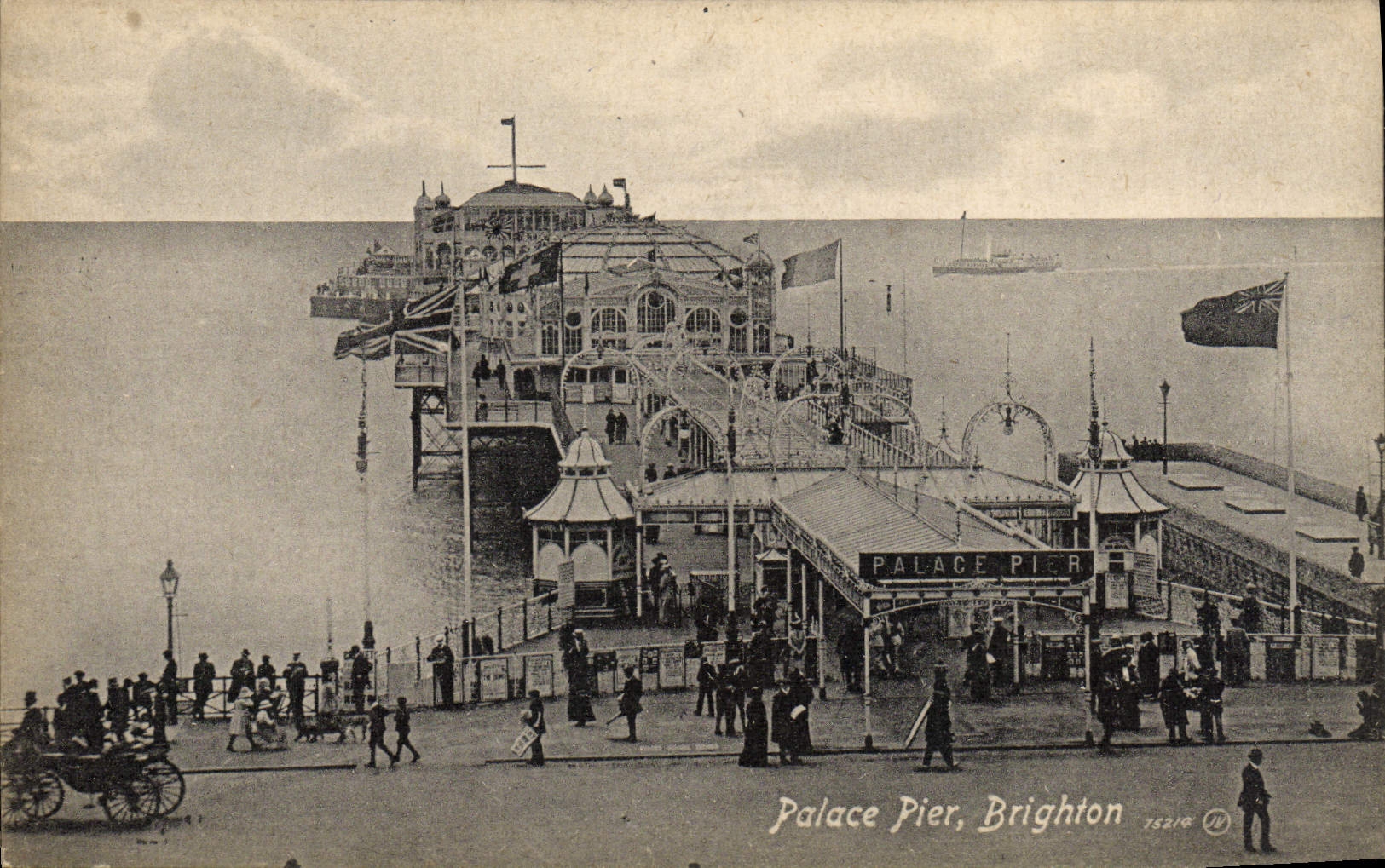 VINTAGE POSTCARD De luxe hotel Pier Brighton