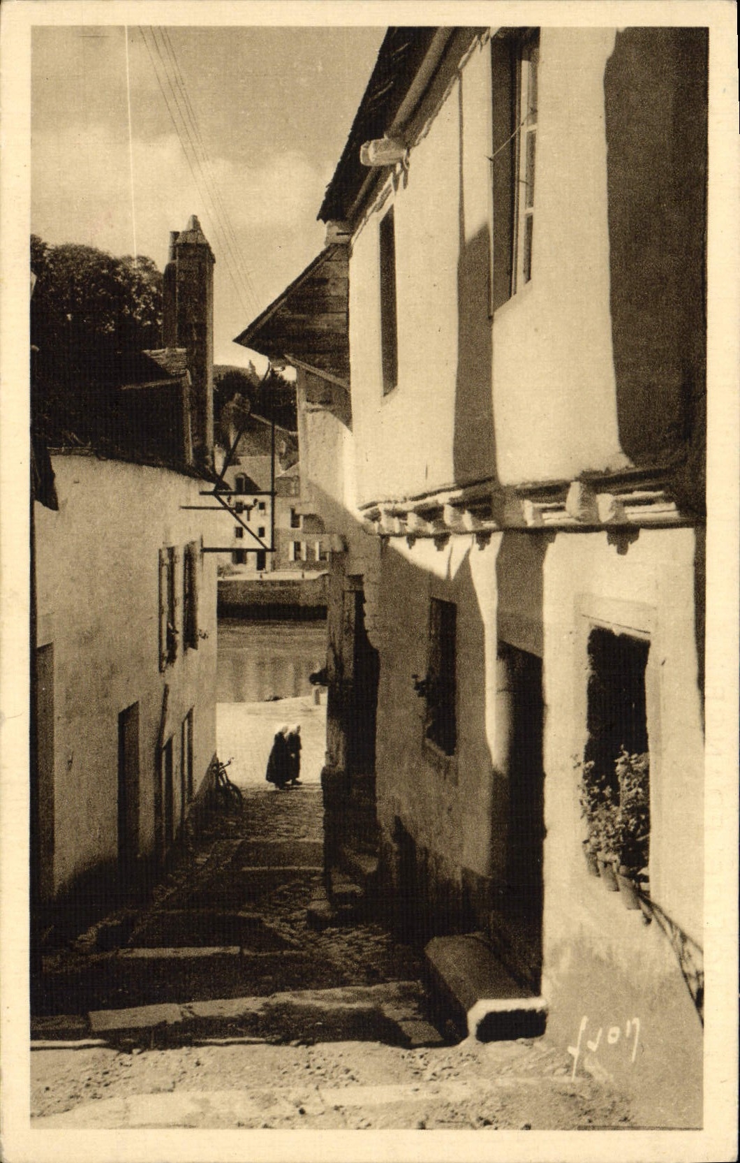 VINTAGE POSTCARD Lane (Belgium?)
