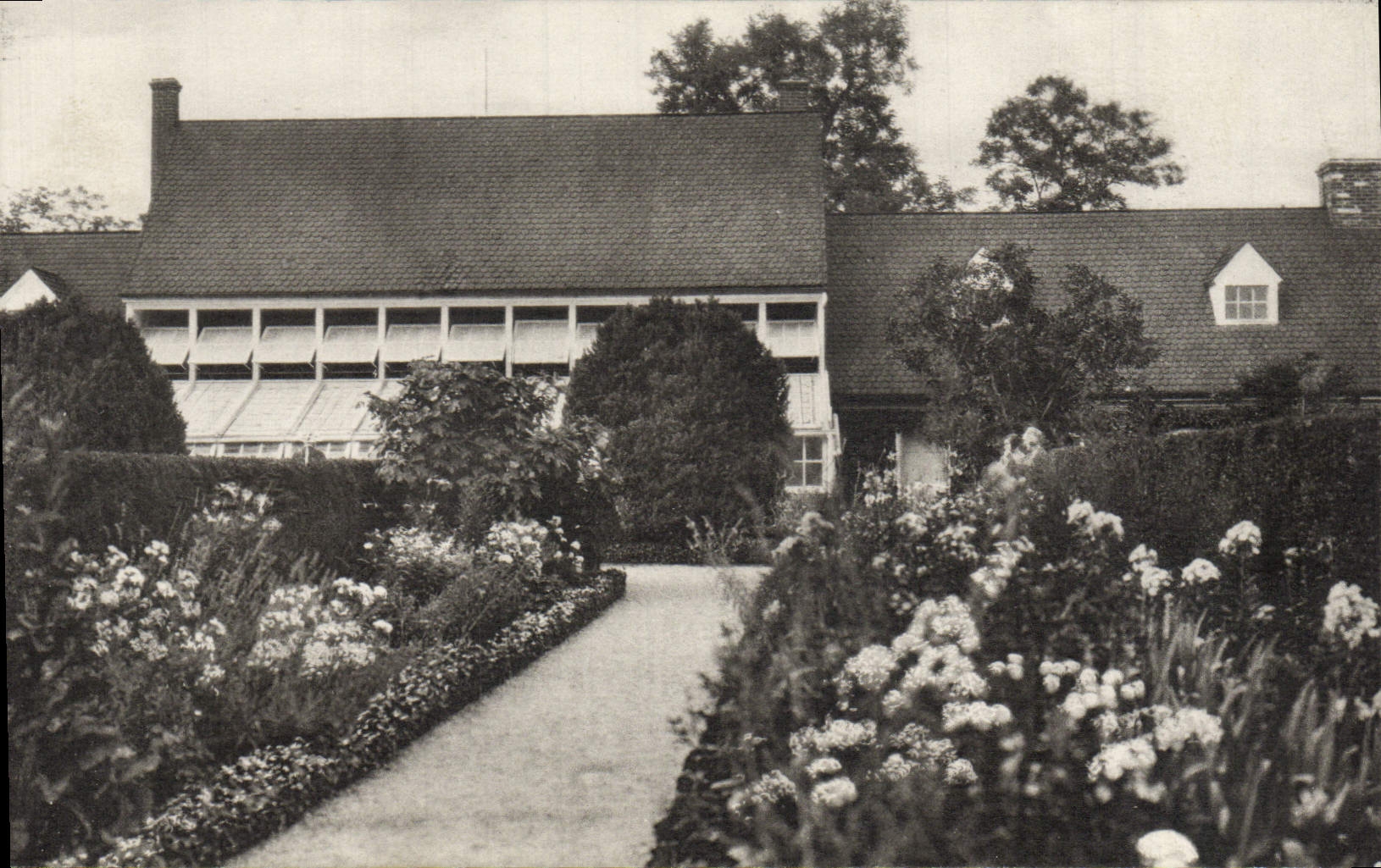 VINTAGE POSTCARD The Flower Garden Mount Vernon Virginia Home Off George Washington