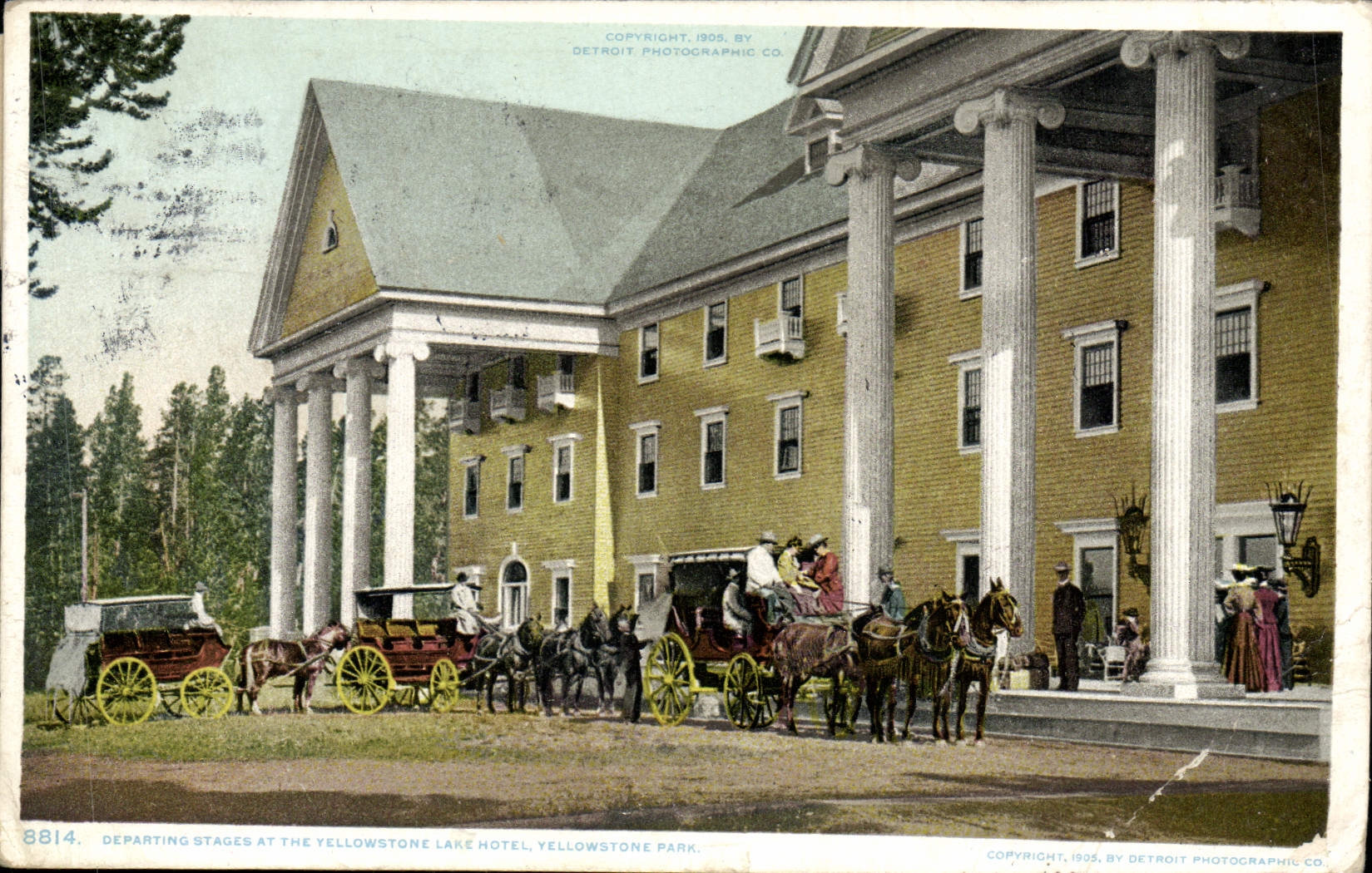 CPA Departing stages at the Yellowstone Lake Hotel Yellowstone Park