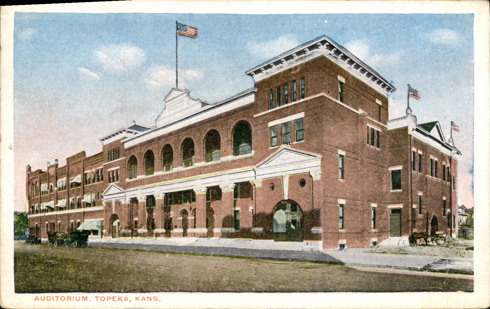 VINTAGE POSTCARD Auoitorium Topeka kans