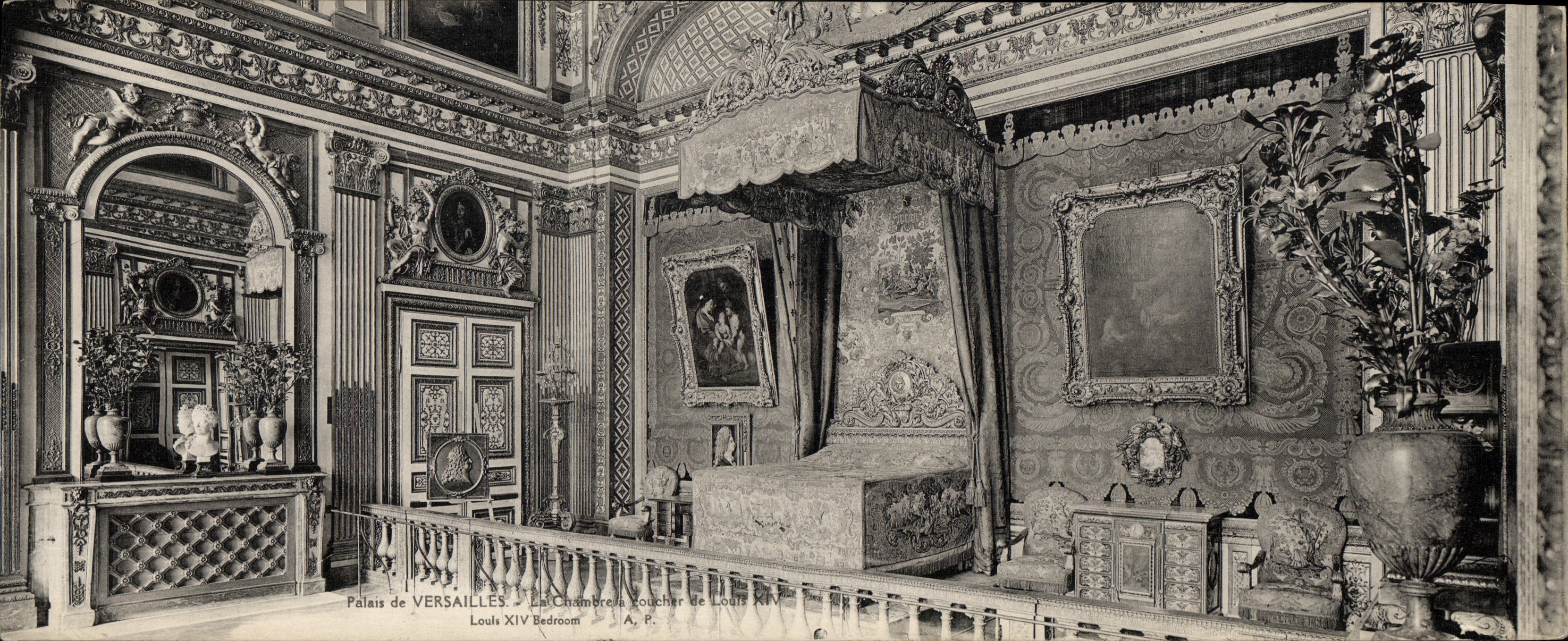 CPA Grand Format Versailles Palais La chambre a coucher de Louis XIV 28 * 11cm 
