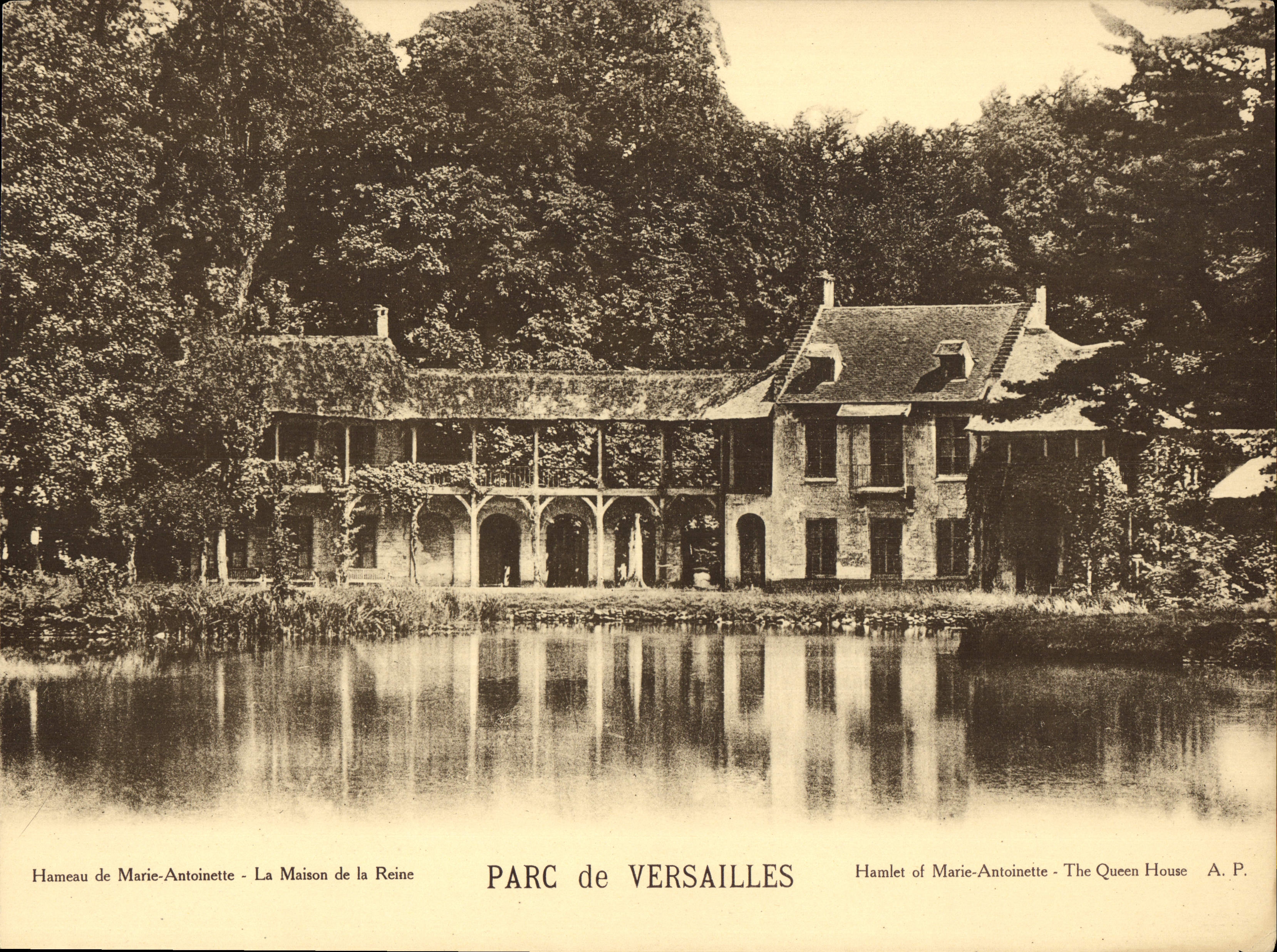 CPA Grand Format Versailles Parc Hameau de Marie Antoinette la maison de la reine 28 * 21 cm