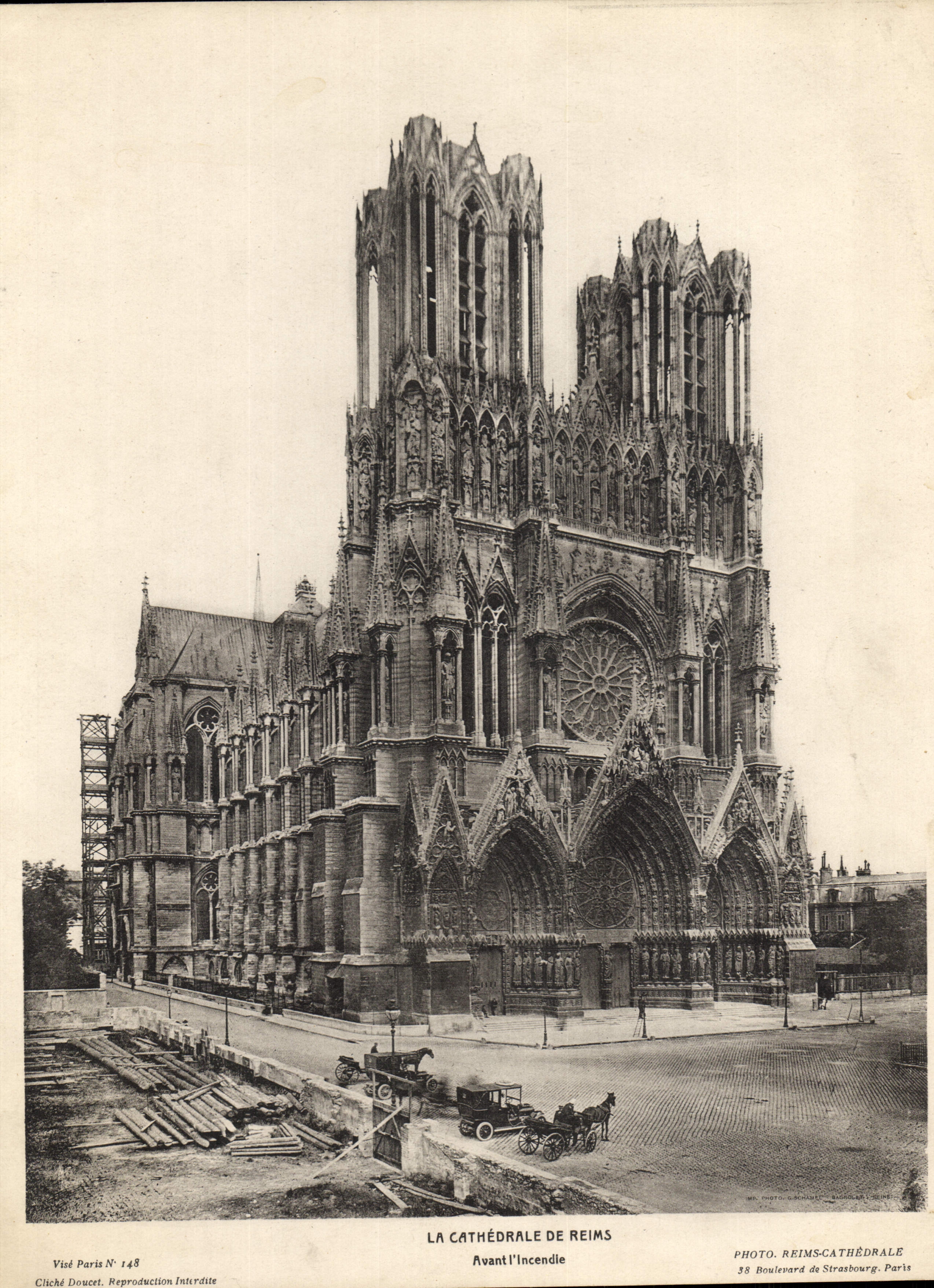 CPA Grand Format La Cathedrale De Reims Avant l'incendie 23.5 * 29.5 cm
