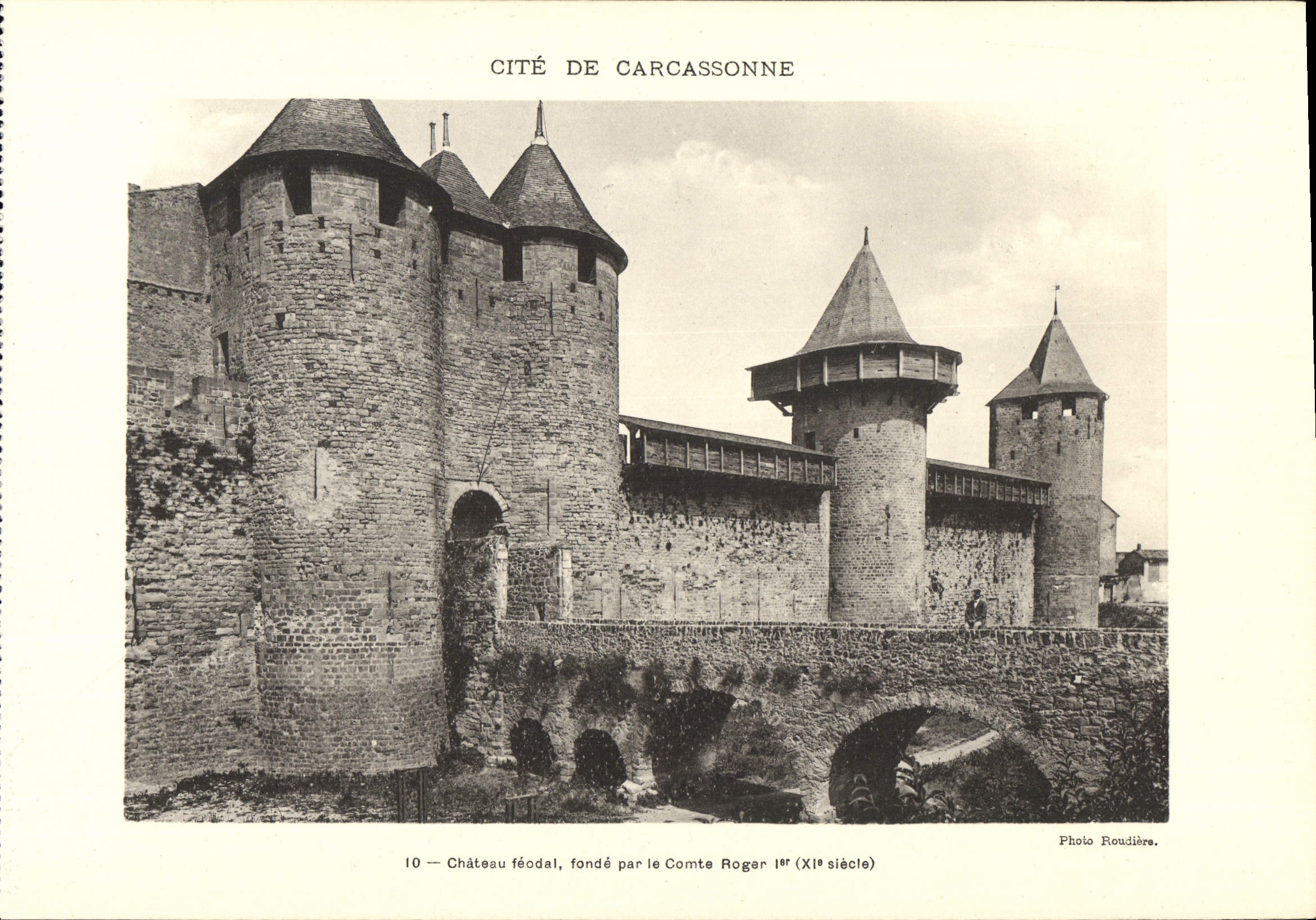 La POSTAL ISCED de gran tamaño de la VENDIMIA del castillo feudal de Carcasona funda por la cuenta Rogelio 1ros 28 * 23 cm