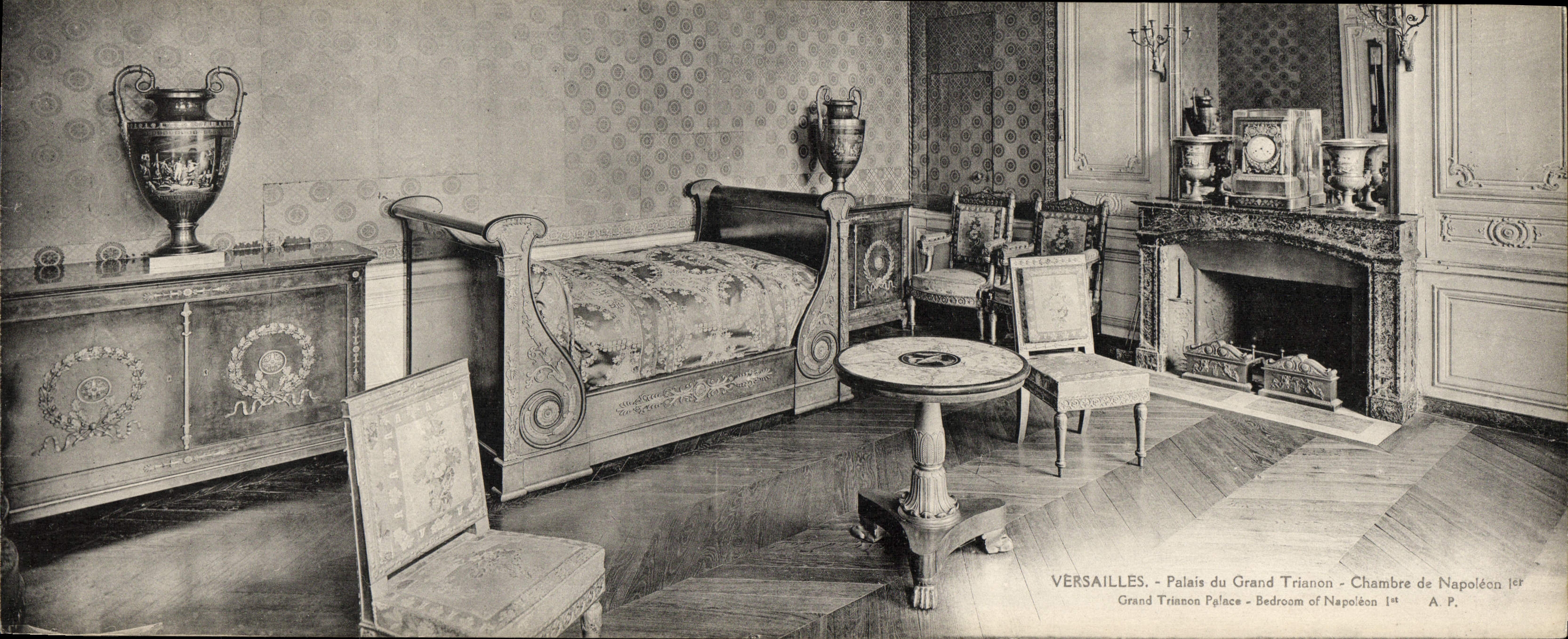 CPA Grand Format Versailles Palais du Grand Trianon Chambre de Napoleon III 28 * 11 cm