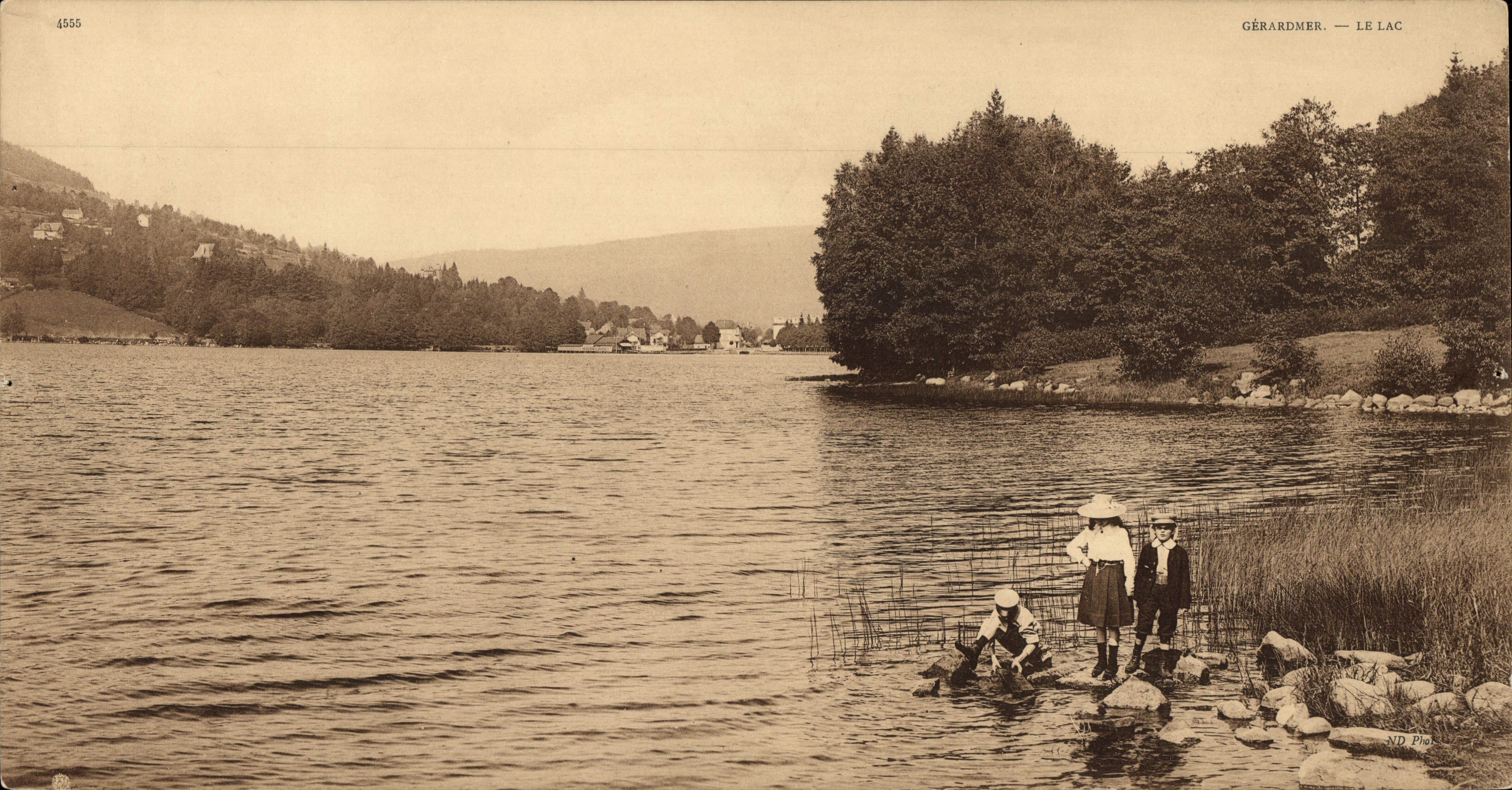 CPA Grand Format Gerardmer Le lac Enfants 28 * 14 cm