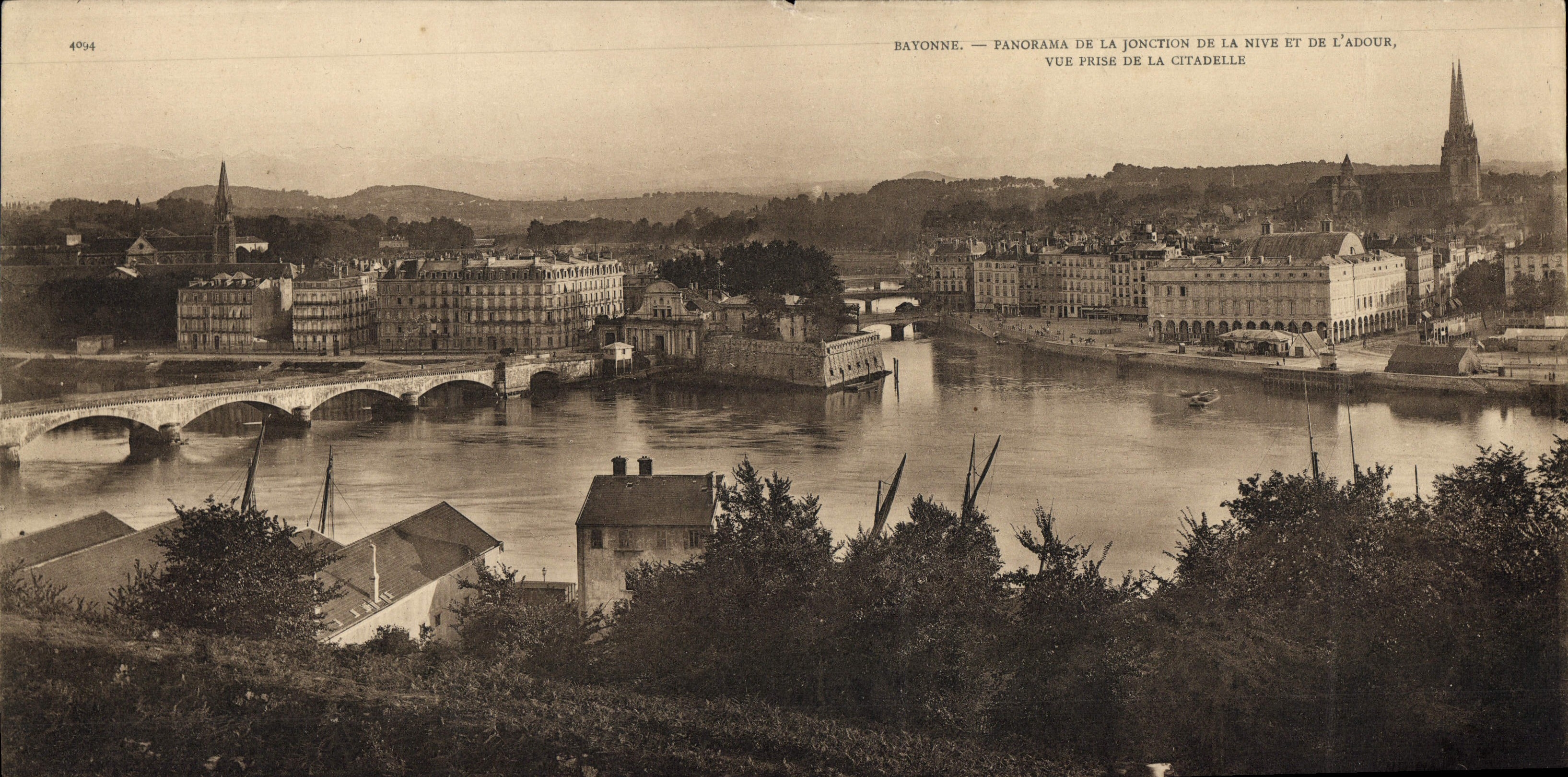 CPA Grand Format Bayonne Panorama de la jonction de la Nive et de l'Adour Vue prise de la citadelle 27.5 * 14 cm