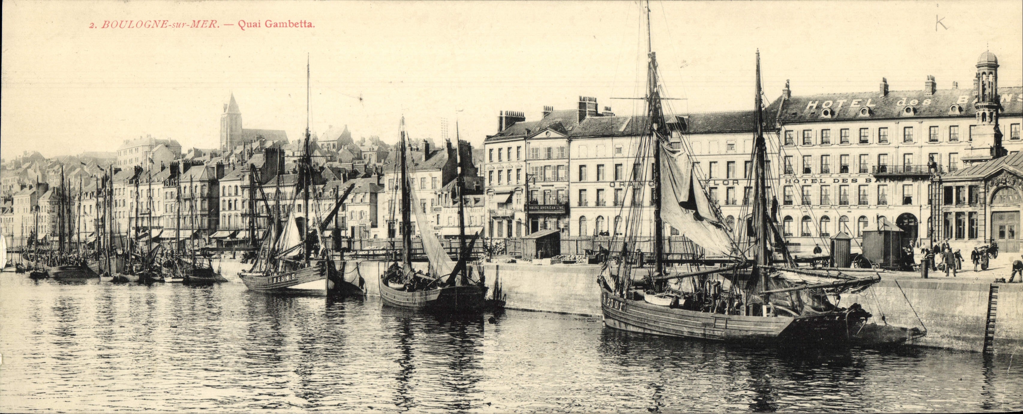 CPA Grand Format Boulogne sur Mer Quai Gambetta Bateaux Voiliers 29 * 11.5cm