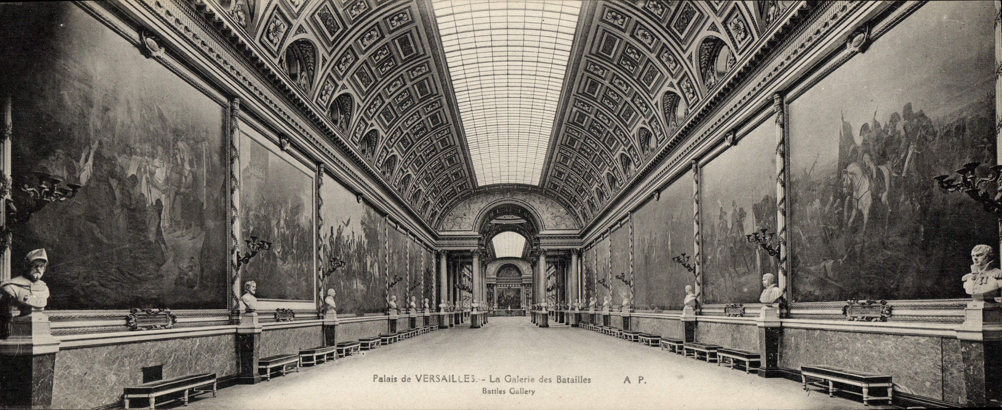 CPA Grand Format Palais De Versailles La Galarie Des batailles 28 * 11 cm
