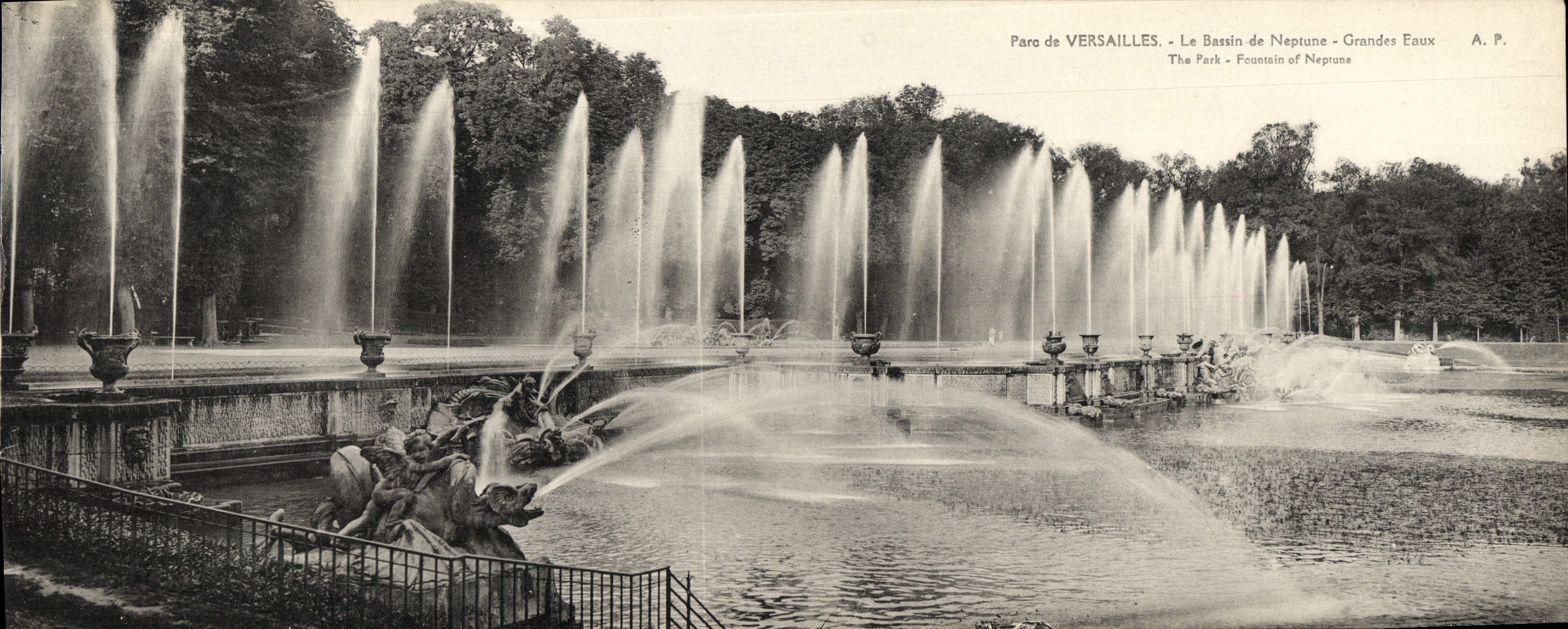 CPA Grand Format Parc De Versailles Le Bassin De Neptune Grandes eaux 28 * 11 cm