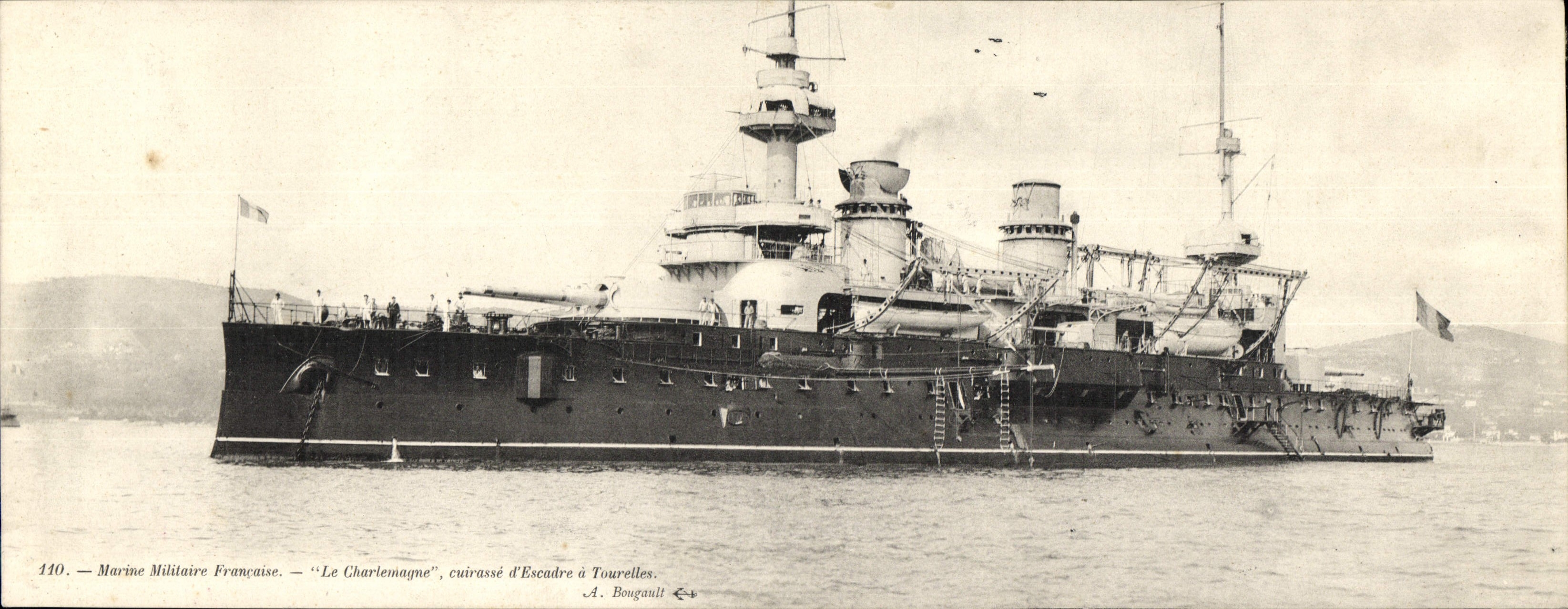 CPA Grand Format Marine Militaire Francaise Le Charlemagne cuirasse d'escadre a tourelles Bateau 28 * 11 cm