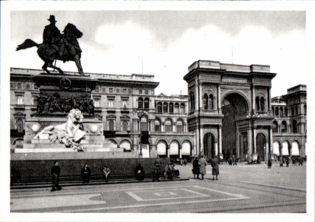 MODERN CARD Milano Monumento has Vittorio Emnanuele II E lagresso Galleria