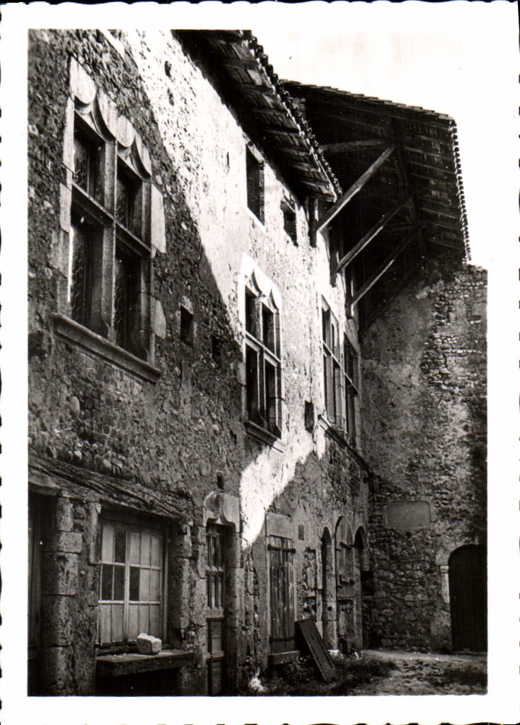 MODERN CARD Perouges Street Of the Princes And House Of Savoy