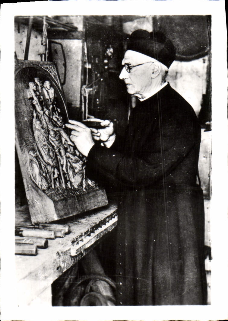 MODERN CARD Wood Carve Cancale Exposition Quemerais Abbot the author with work