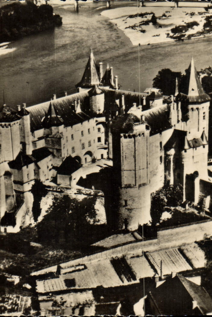 MODERN CARD Saumur Seen air of the castle dominating the Loire