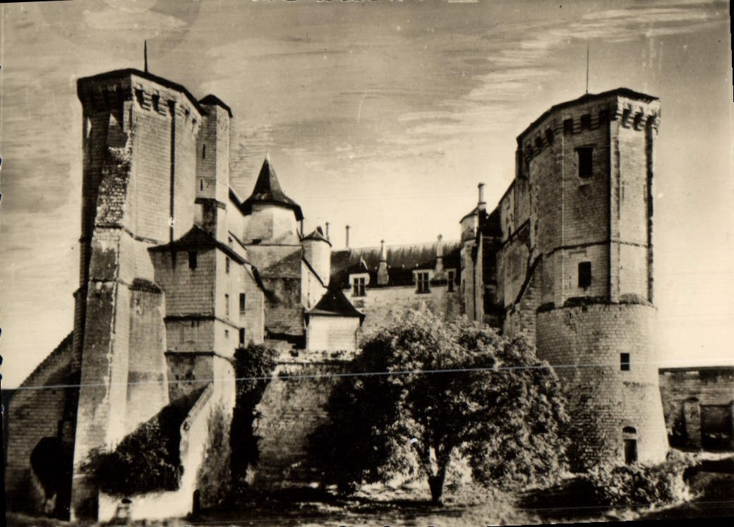 MODERN CARD Saumur the Castle Tours Northern and Western ones
