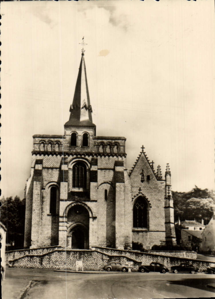 MODERN CARD Saumur the Church Notre Dame de Nantilly