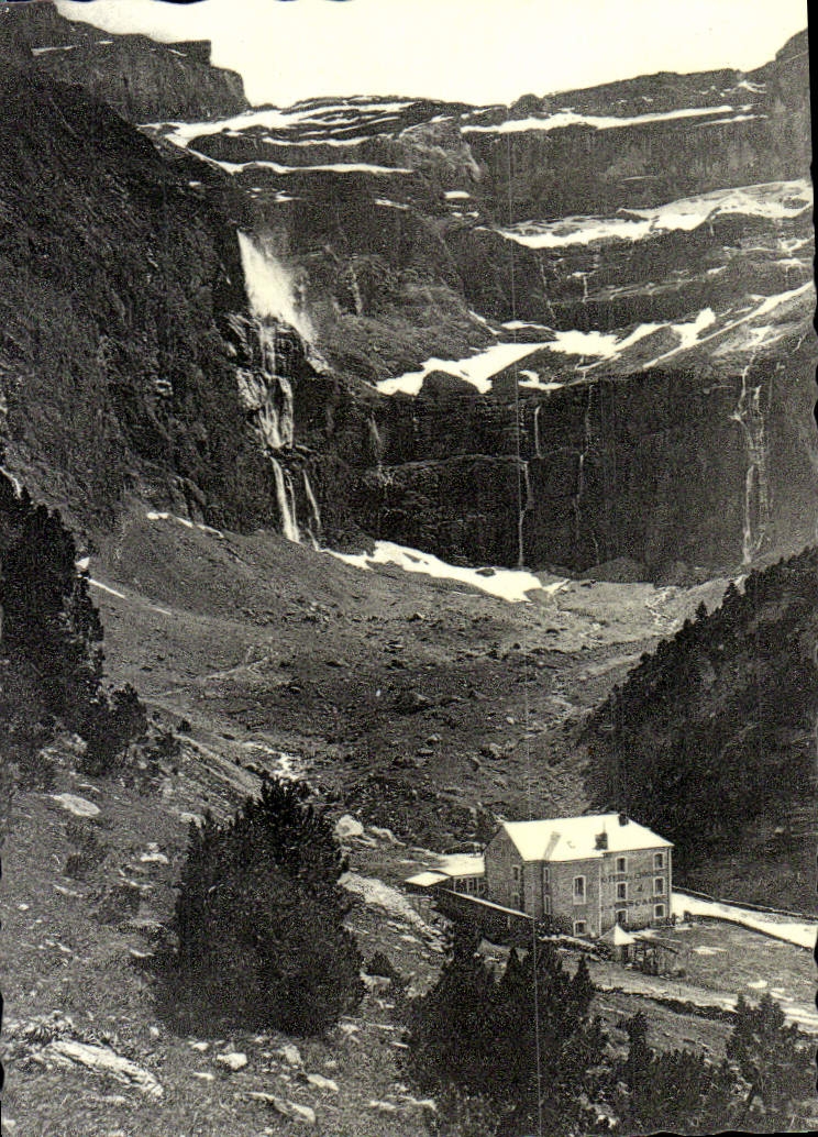 MODERN CARD Gavarnie the Hotel of the Circus and the Circus