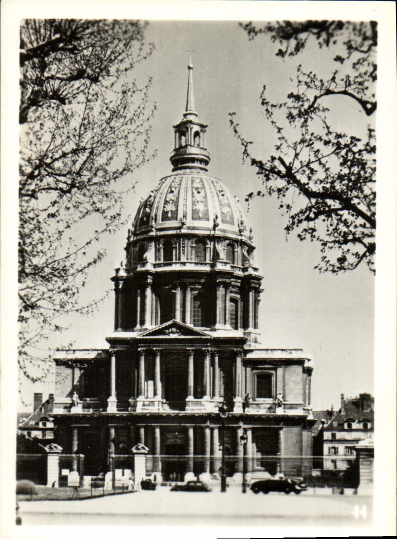 CPM Paris Le Dome des Invalides