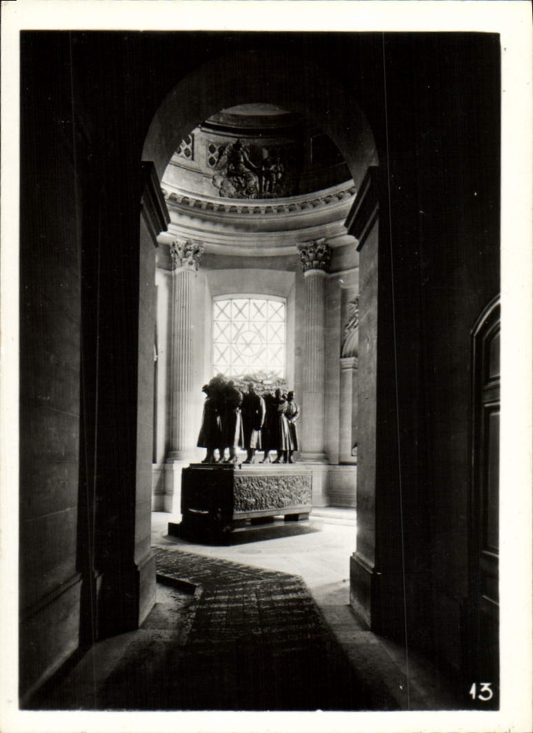 MODERN CARD Paris the Tomb of the Foch Marshal