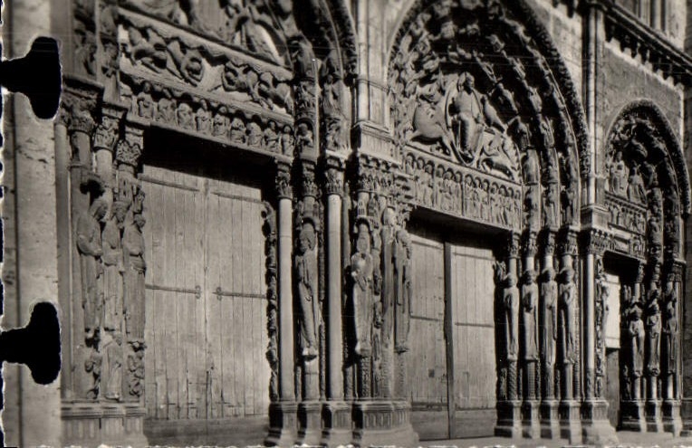 CPM Chartres La Cathedrale De Portail Royal 