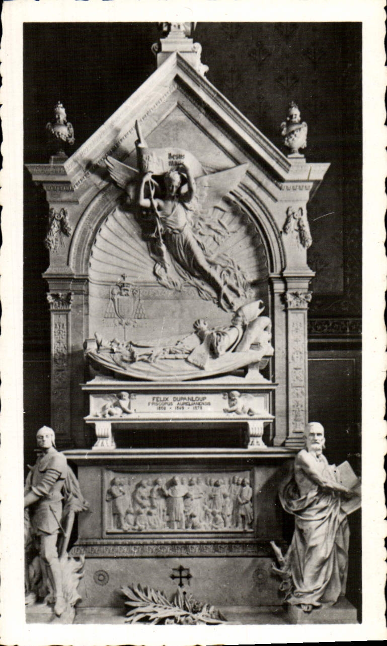 CPM Orleans Tombeau de Mgr Dupanloup
