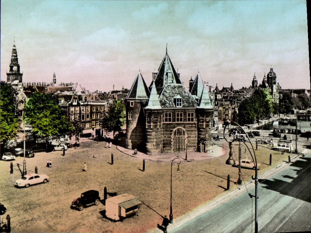 CPM Amsterdam Nieuwmarkt met Waaggebouw