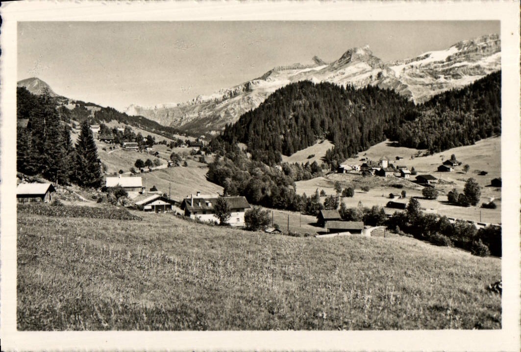 MODERN CARD Towards the Church