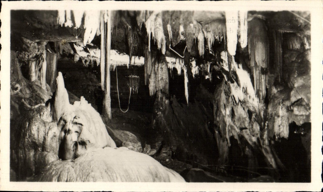 MODERN CARD the Caves De Betharram the Room of the Glosses