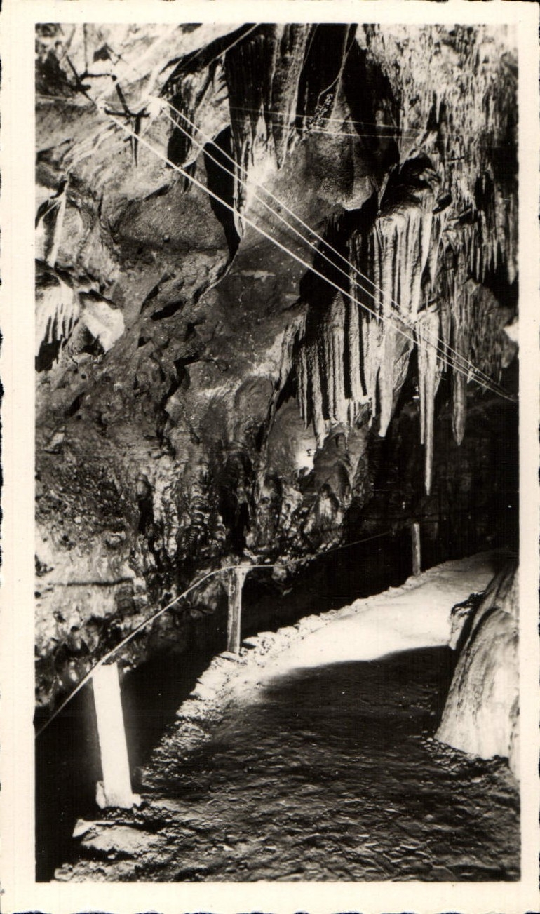 MODERN CARD the Caves De Betharram In the Lower gallery
