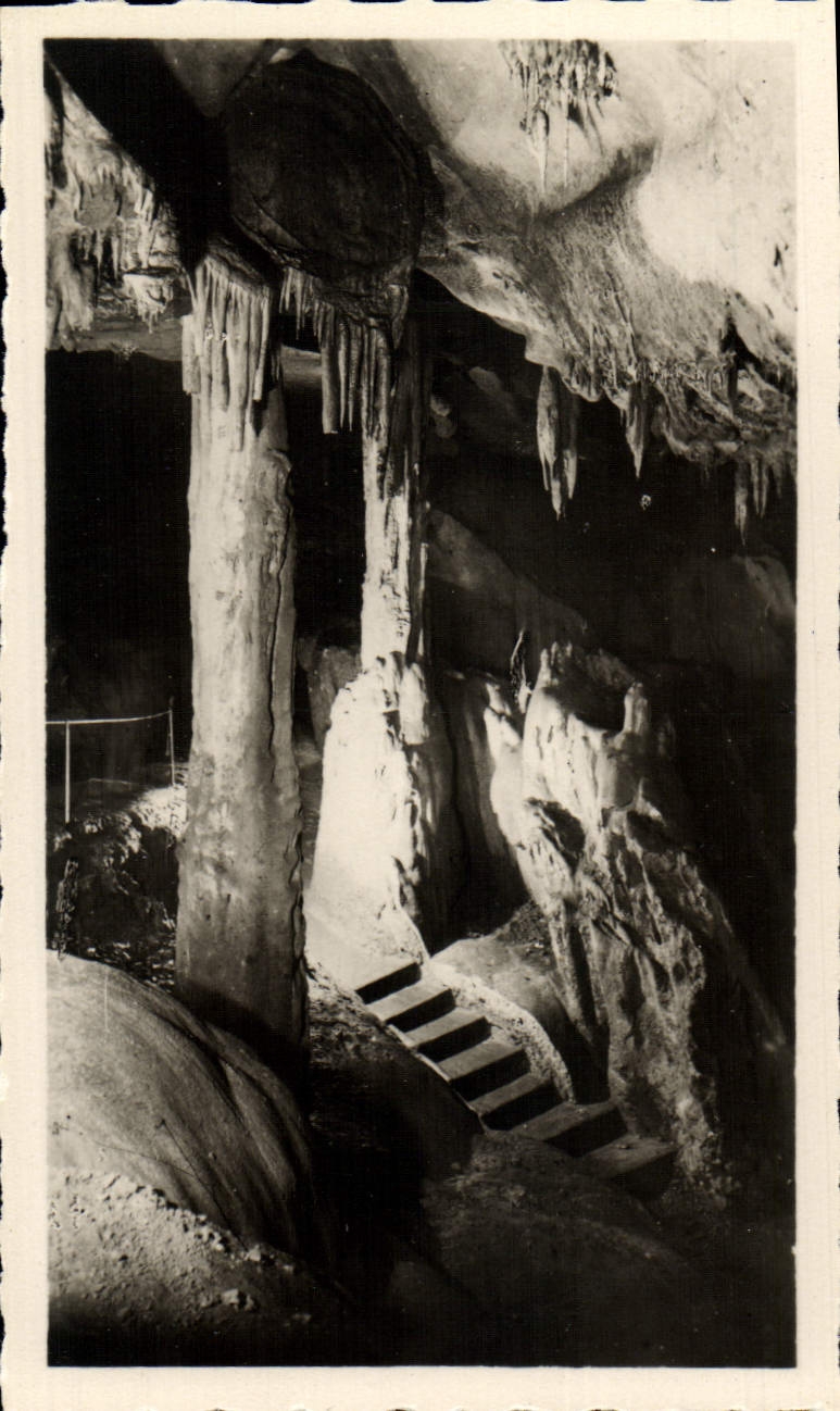 MODERN CARD the Caves De Betharram the Passage of the Columns